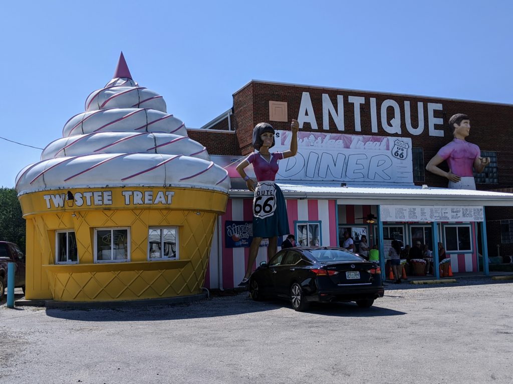 Route 66 Road Trip: Pink Elephant Antique Mall in Livingston, IL